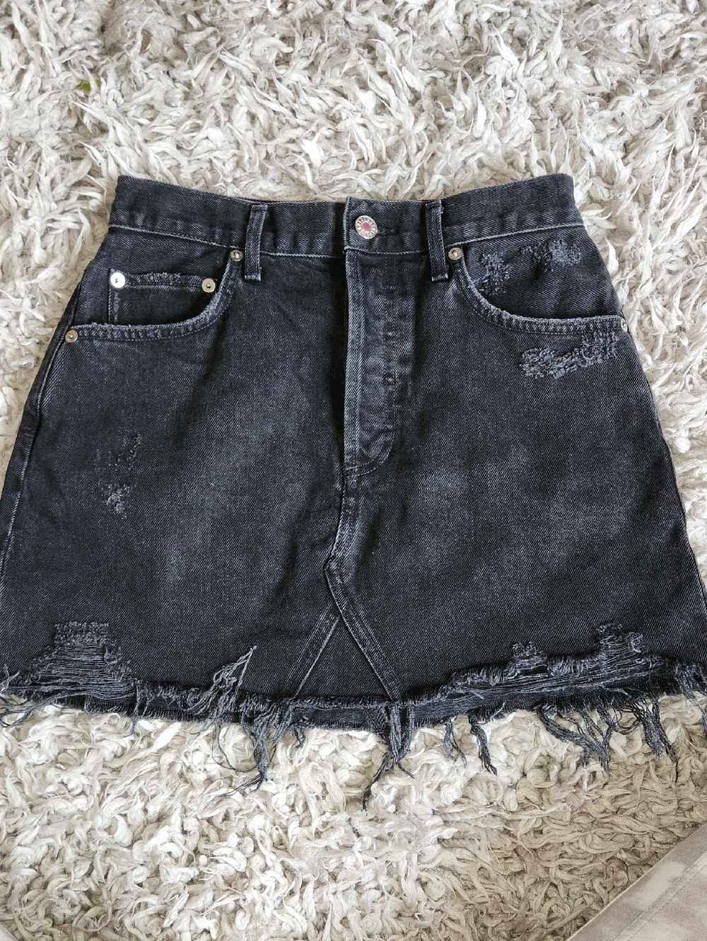 AGOLDE Women's Quinn Frayed Denim Skirt Black Jinx High Rise Button Fly
